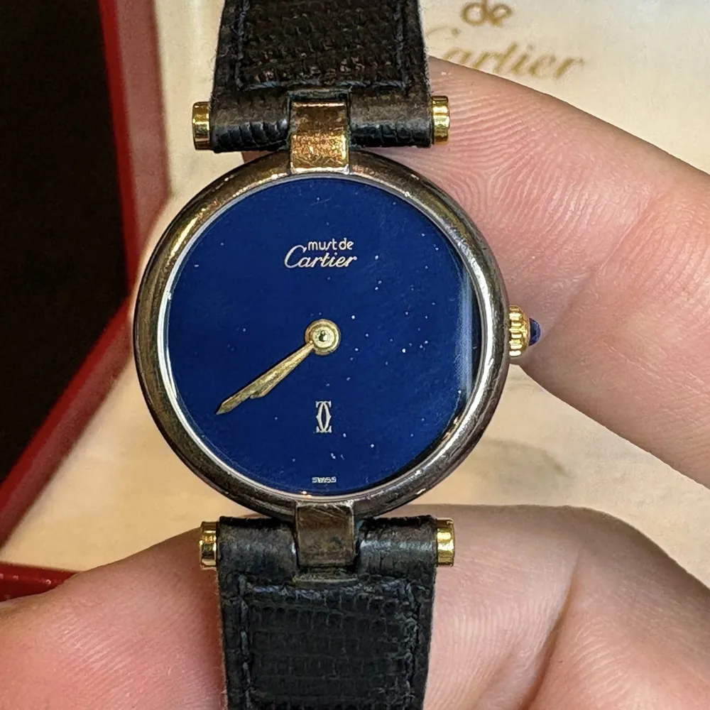 Montre Must de Cartier en vermeil, cadran bleu